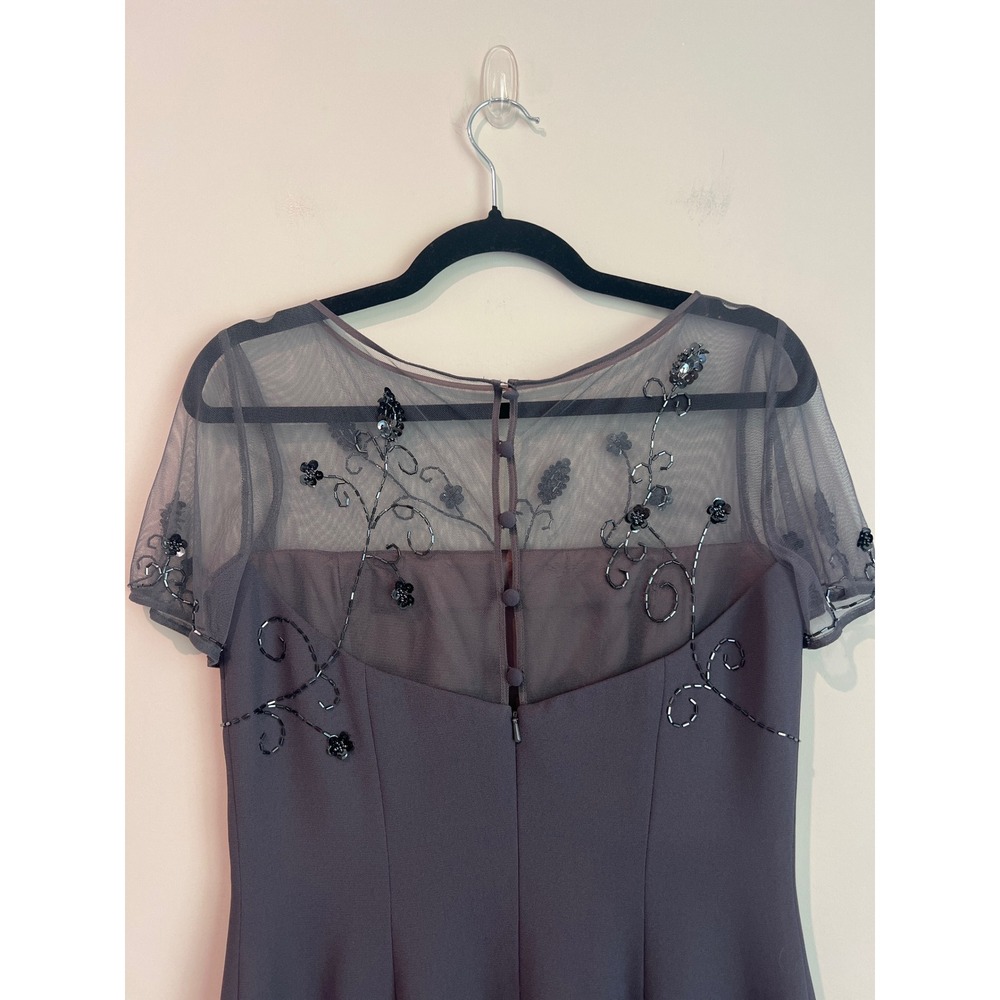 Maggy London Beaded Mesh Yoke Sheath Cocktail‎ Dress Grey Floral Sequin Size 4 - Picture 4 of 7